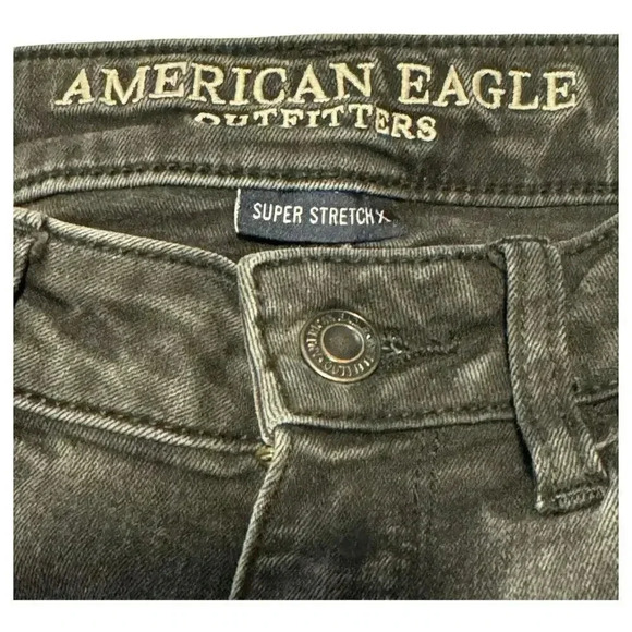 American Eagle Outfitters Size 6 Short Black Distressed Super Hi-Rise Jegging - Picture 3 of 7